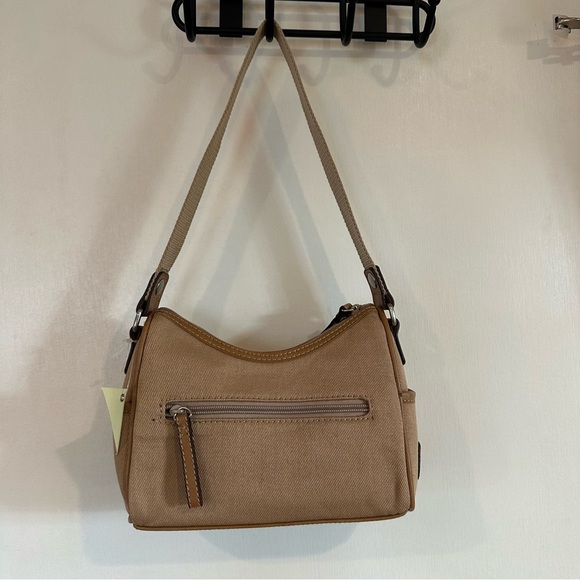 Caribbean Joe Y2K Shoulder Bag. Tan. Silver hardware.
NWT. - Picture 4 of 7